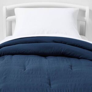 Pillowfort - Toddler Seersucker Kids' Comforter Navy - Pillowfo Navy